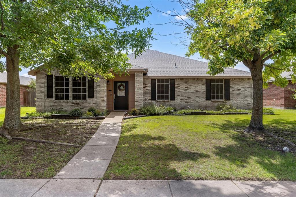 2809 Meadow Bluff Drive Property Photo 1