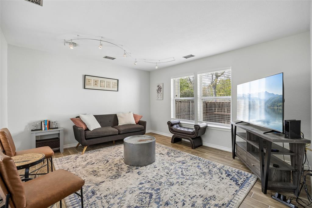 1802 N Prairie Avenue Property Photo 3