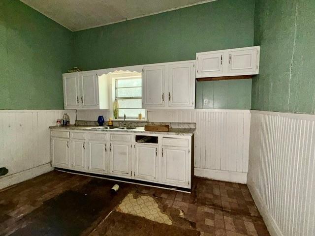 107 8th Street Property Photo 7