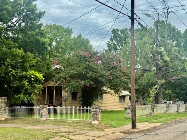 107 8th Street Property Photo 11
