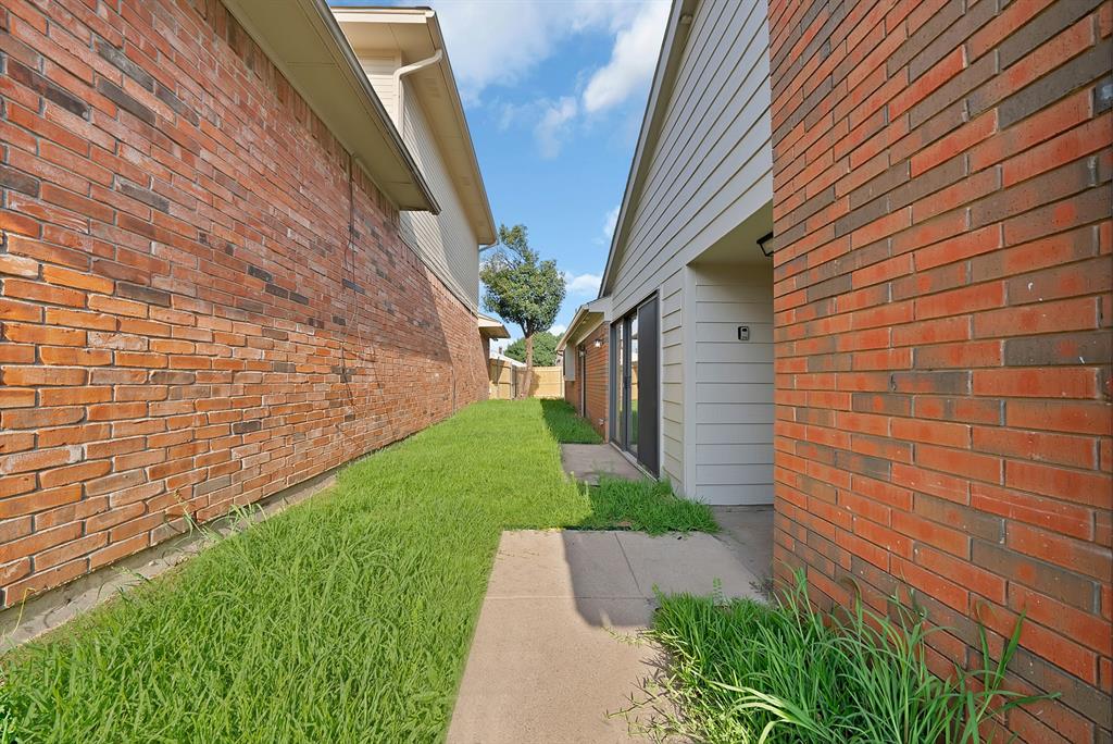 4213 Phoenix Drive Property Photo 2