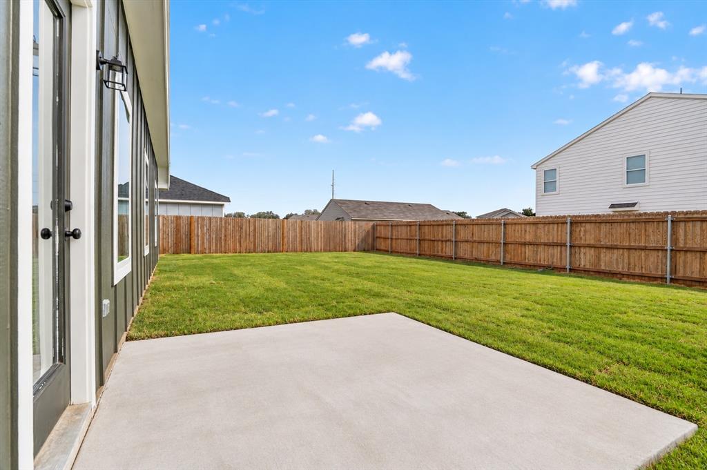456 Peace Lily Way Property Photo 23