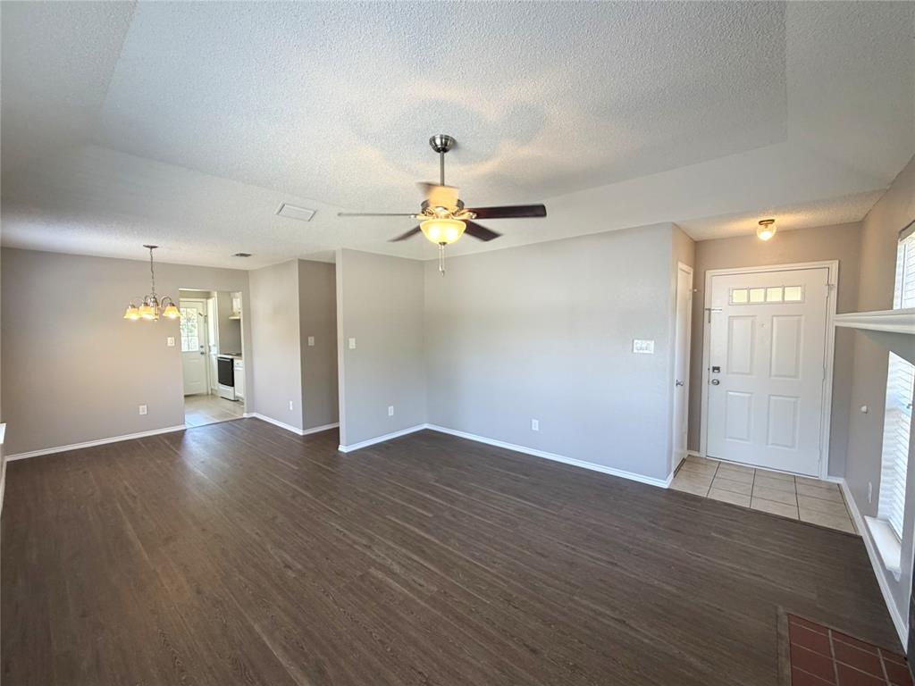 405 Augustine Drive Property Photo 4