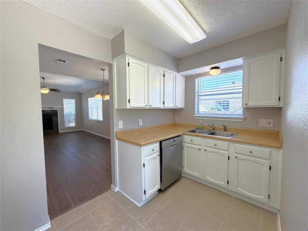 405 Augustine Drive Property Photo 7