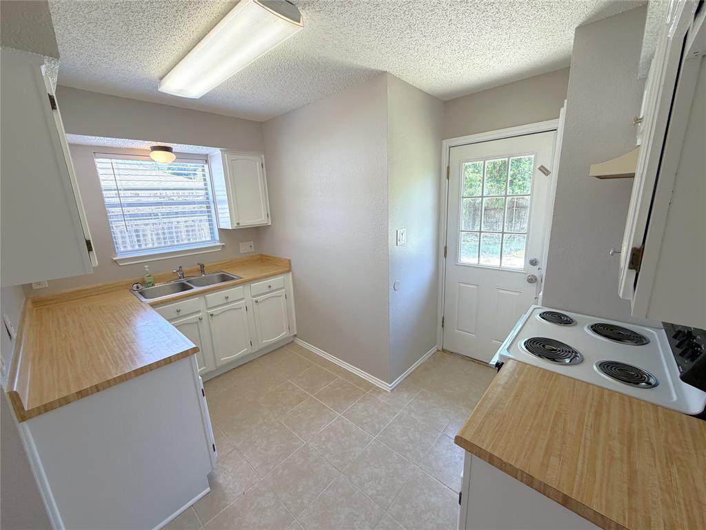 405 Augustine Drive Property Photo 8