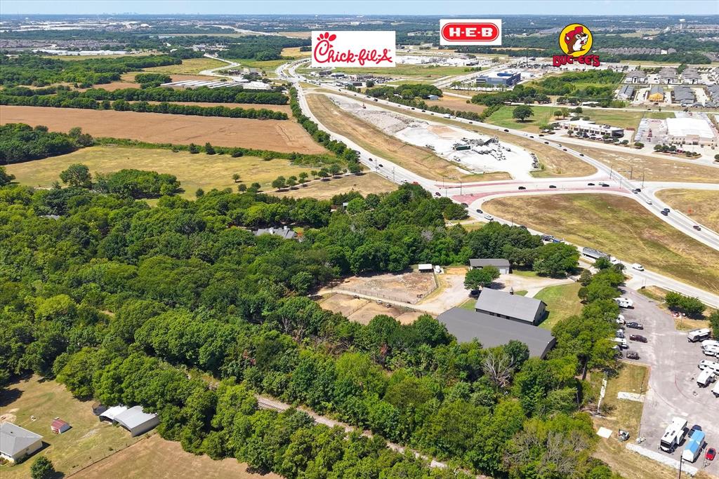 1606 Sam Rayburn Highway Property Photo 2