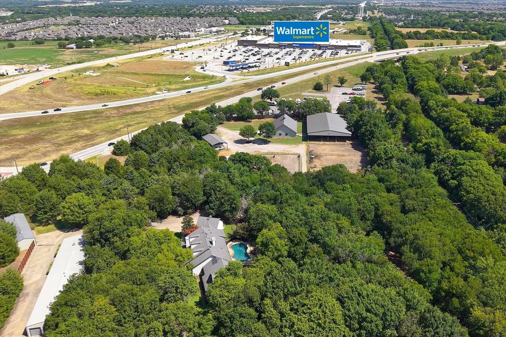 1606 Sam Rayburn Highway Property Photo 3