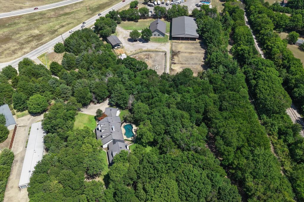 1606 Sam Rayburn Highway Property Photo 6