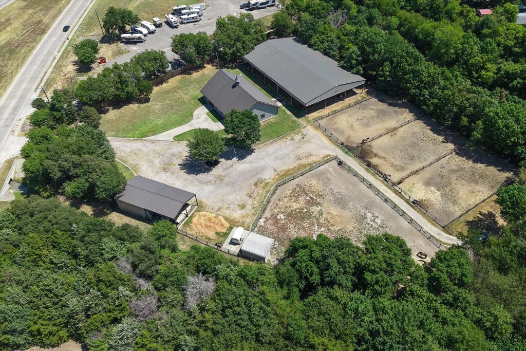 1606 Sam Rayburn Highway Property Photo 8