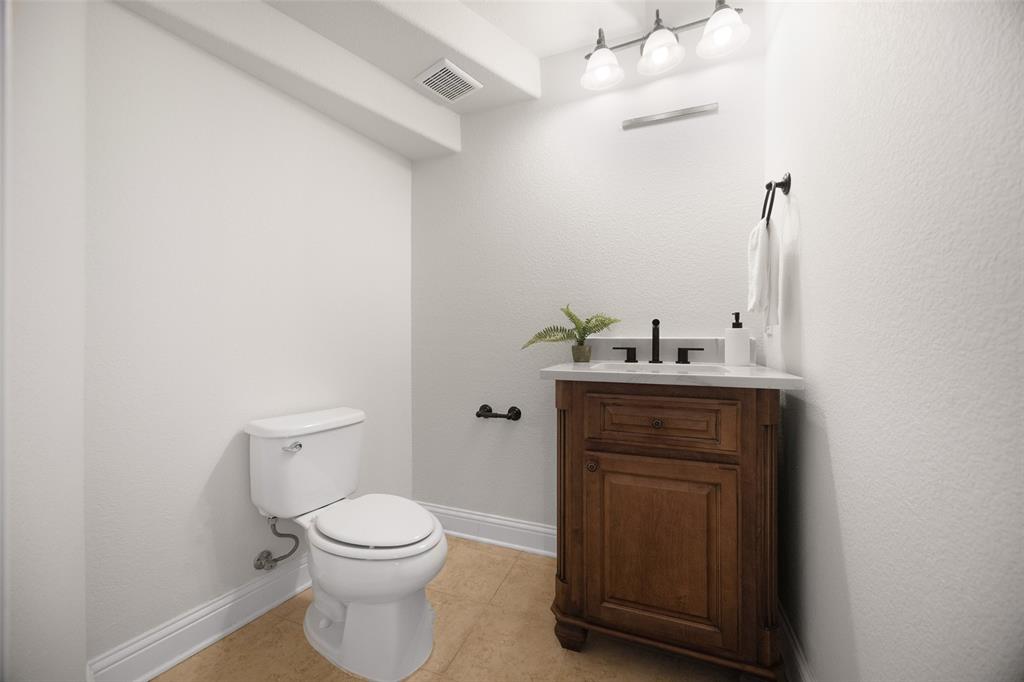 812 Glen Abbey Drive Property Photo 19
