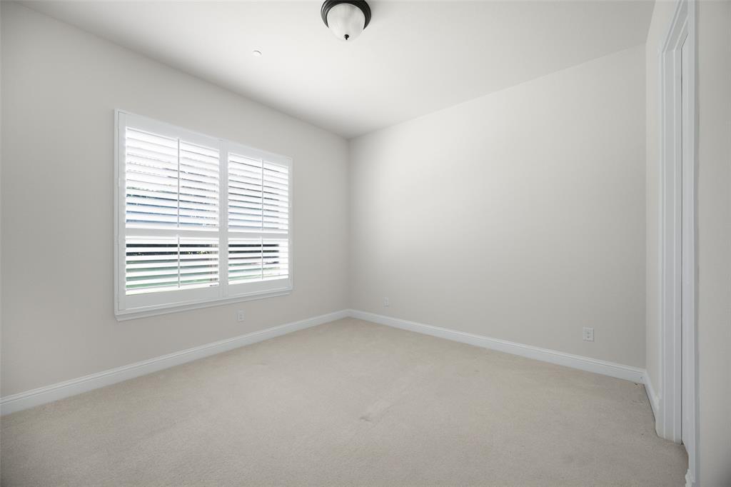 812 Glen Abbey Drive Property Photo 33