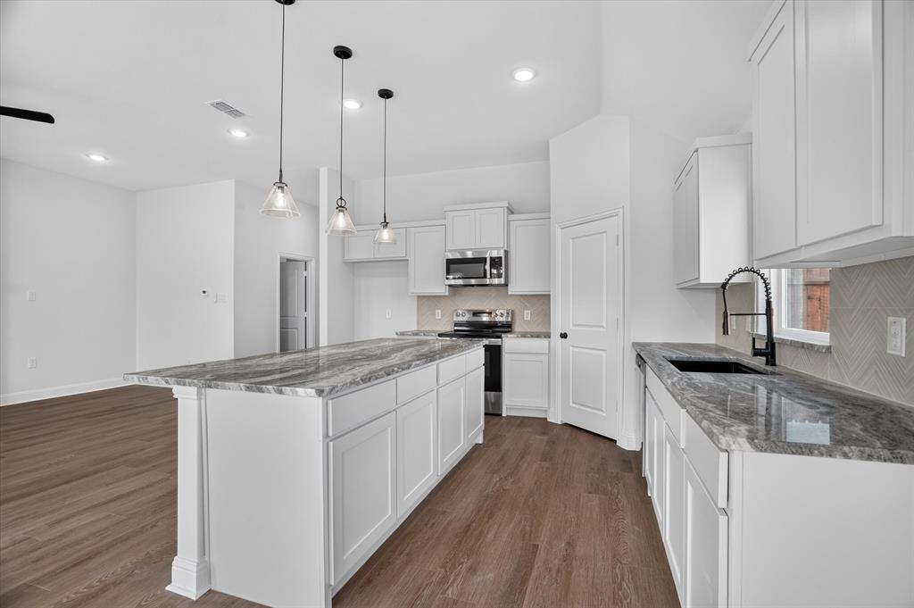 452 Peace Lily Way Property Photo 2