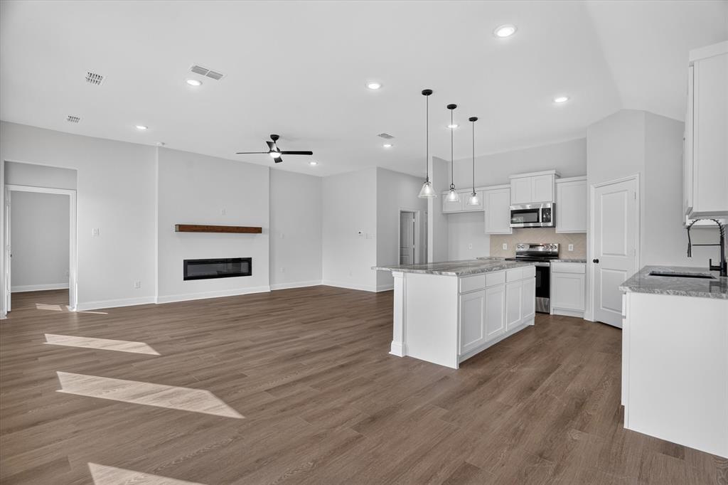 452 Peace Lily Way Property Photo 6