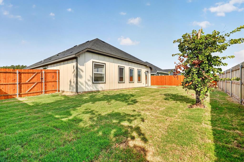452 Peace Lily Way Property Photo 31