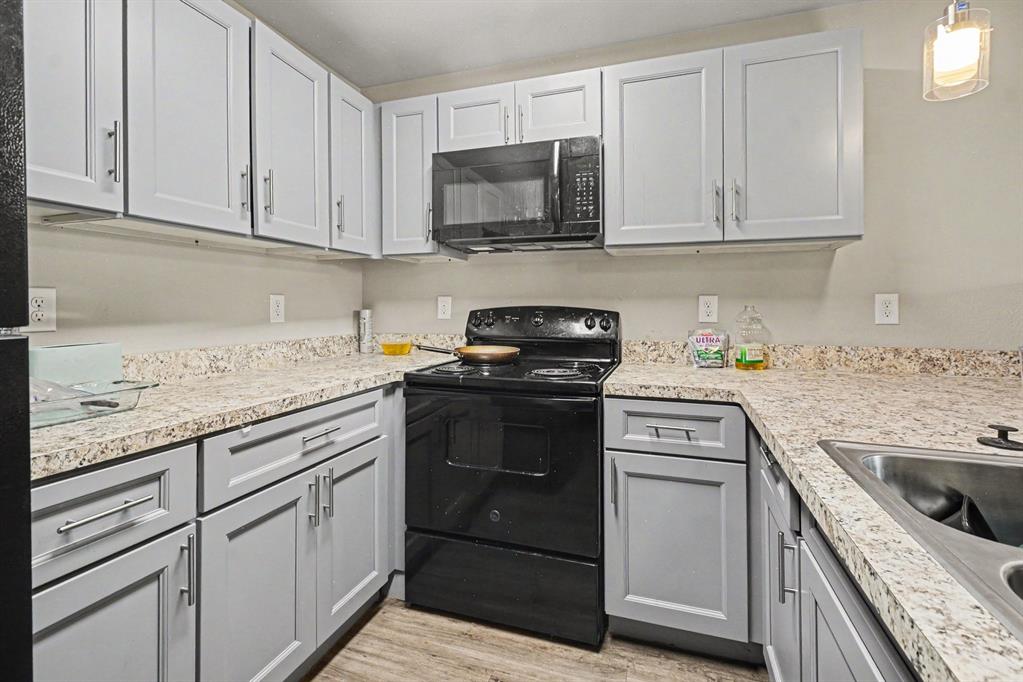 6108 Abrams Road 213 Property Photo 5