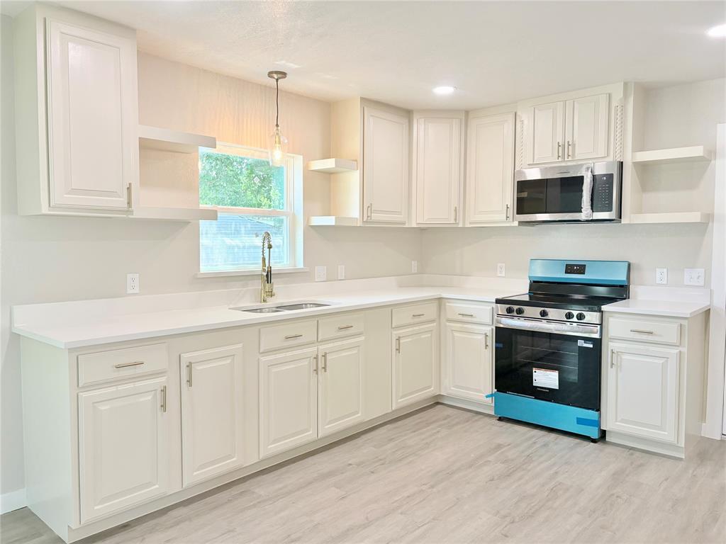 1329 4th St Property Photo 2