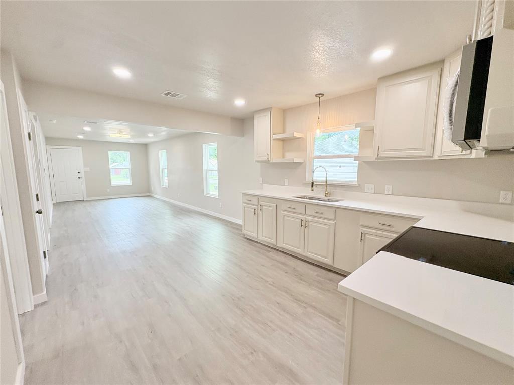 1329 4th St Property Photo 3
