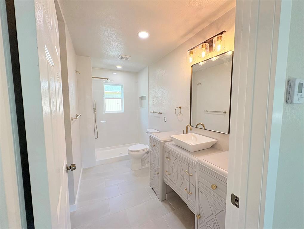 1329 4th St Property Photo 7