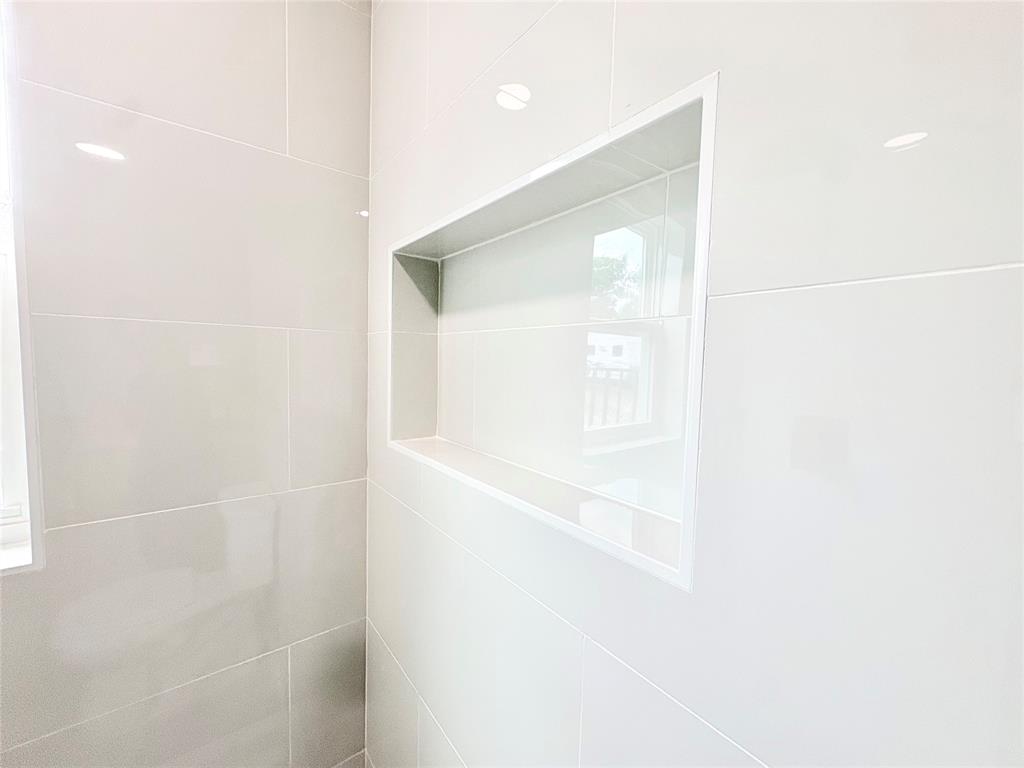 1329 4th St Property Photo 10
