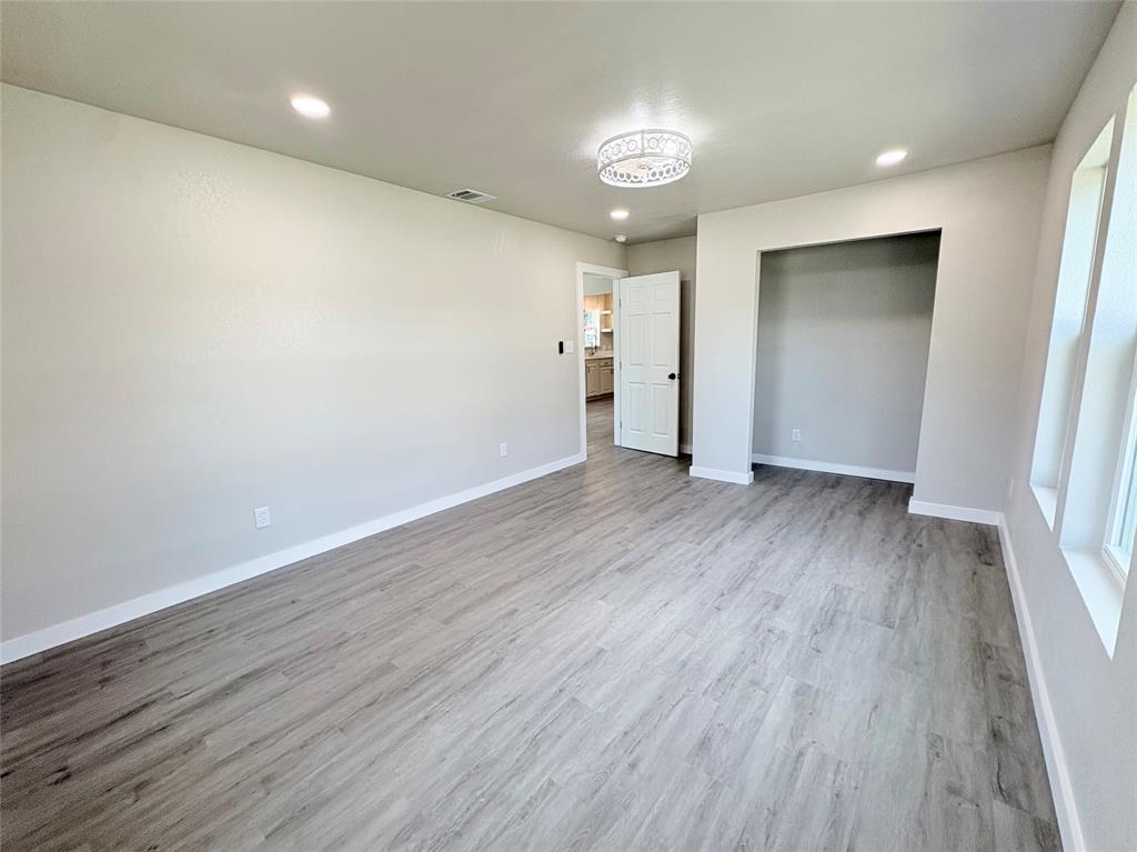 1329 4th St Property Photo 12