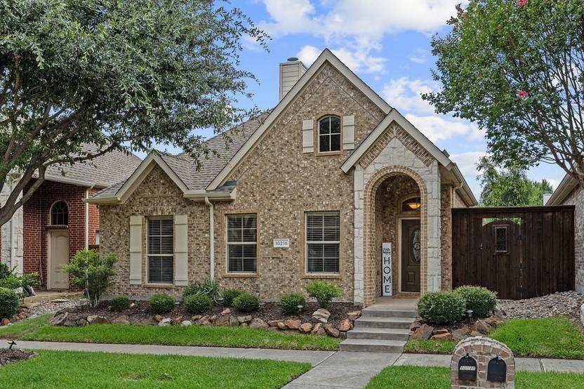 10216 Boyton Canyon Road Property Photo 1
