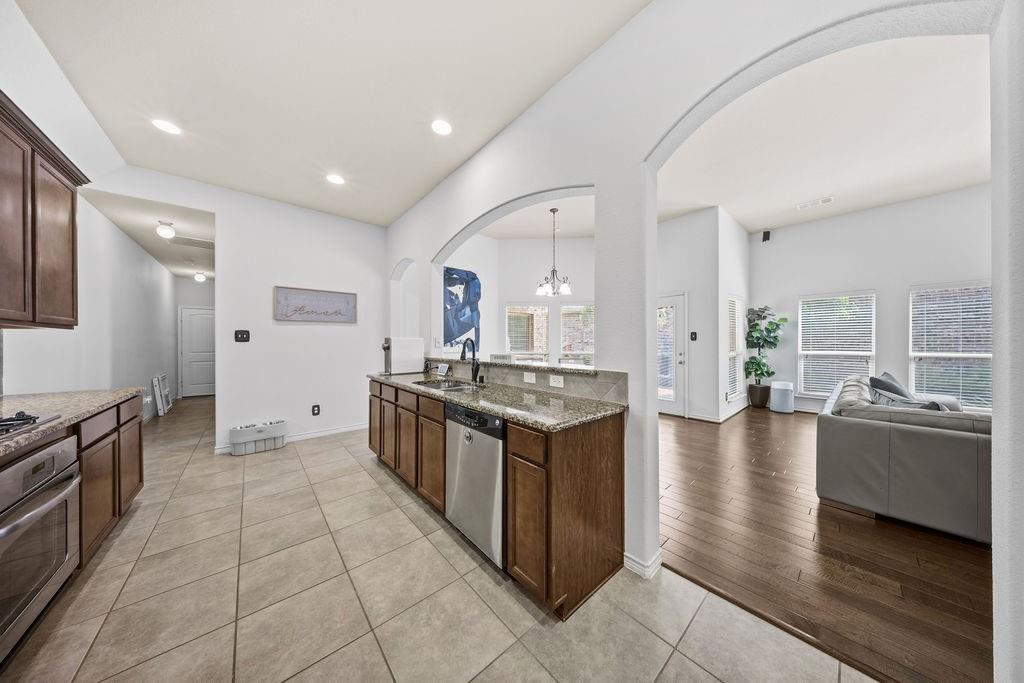 10216 Boyton Canyon Road Property Photo 5