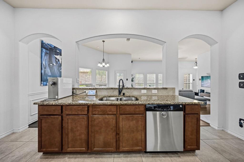 10216 Boyton Canyon Road Property Photo 7