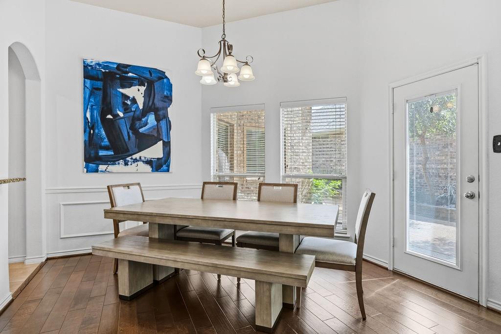 10216 Boyton Canyon Road Property Photo 8