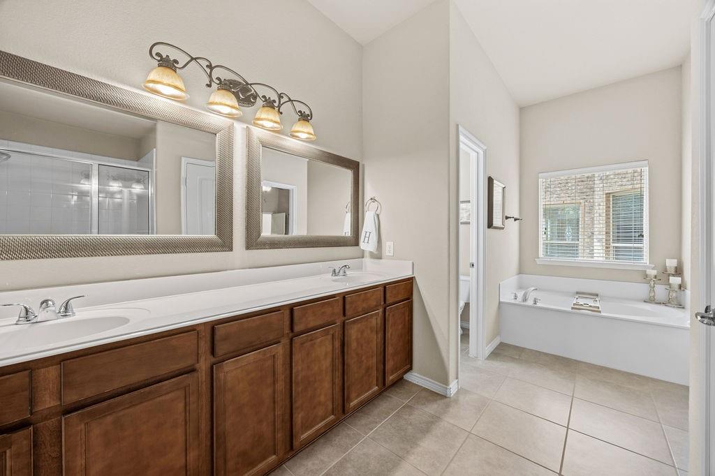 10216 Boyton Canyon Road Property Photo 10