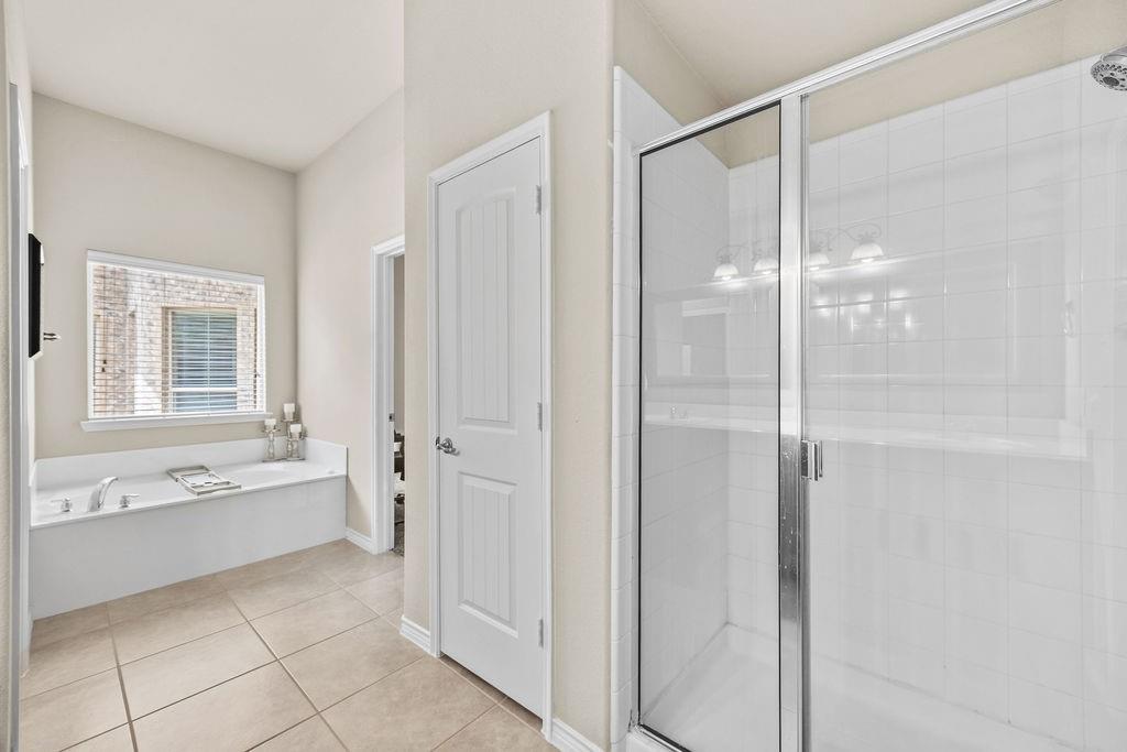 10216 Boyton Canyon Road Property Photo 11