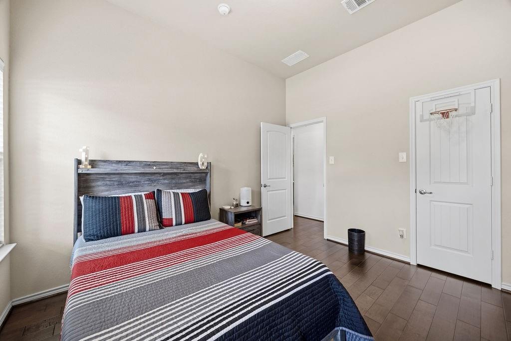 10216 Boyton Canyon Road Property Photo 14