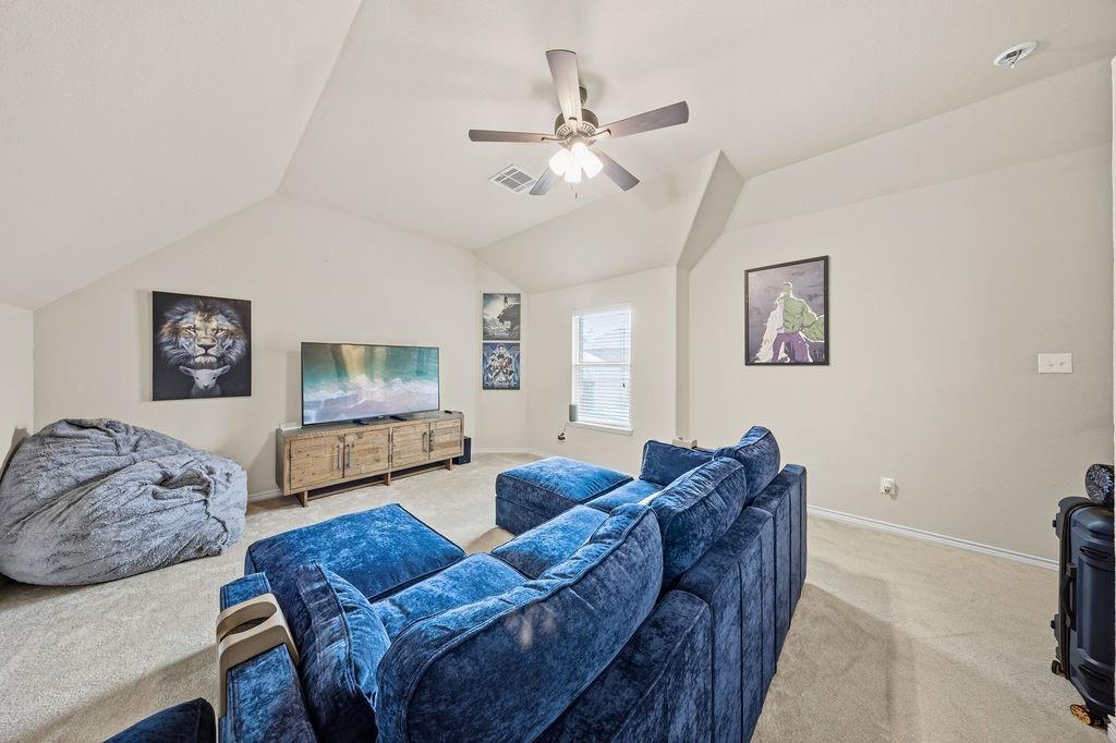 10216 Boyton Canyon Road Property Photo 16
