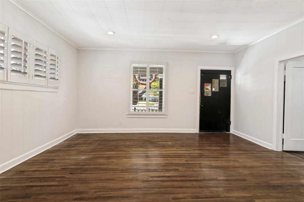 2004 Fairmount Avenue Property Photo 5