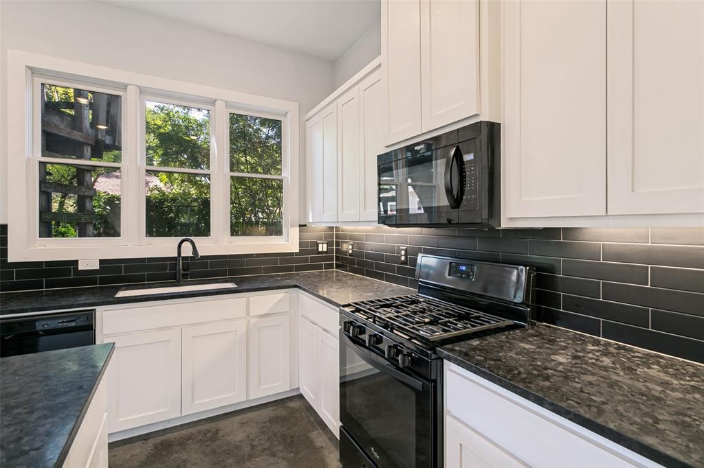 2004 Fairmount Avenue Property Photo 12