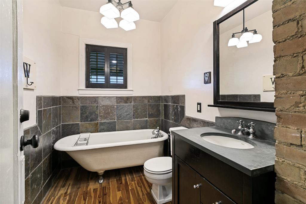 2004 Fairmount Avenue Property Photo 28