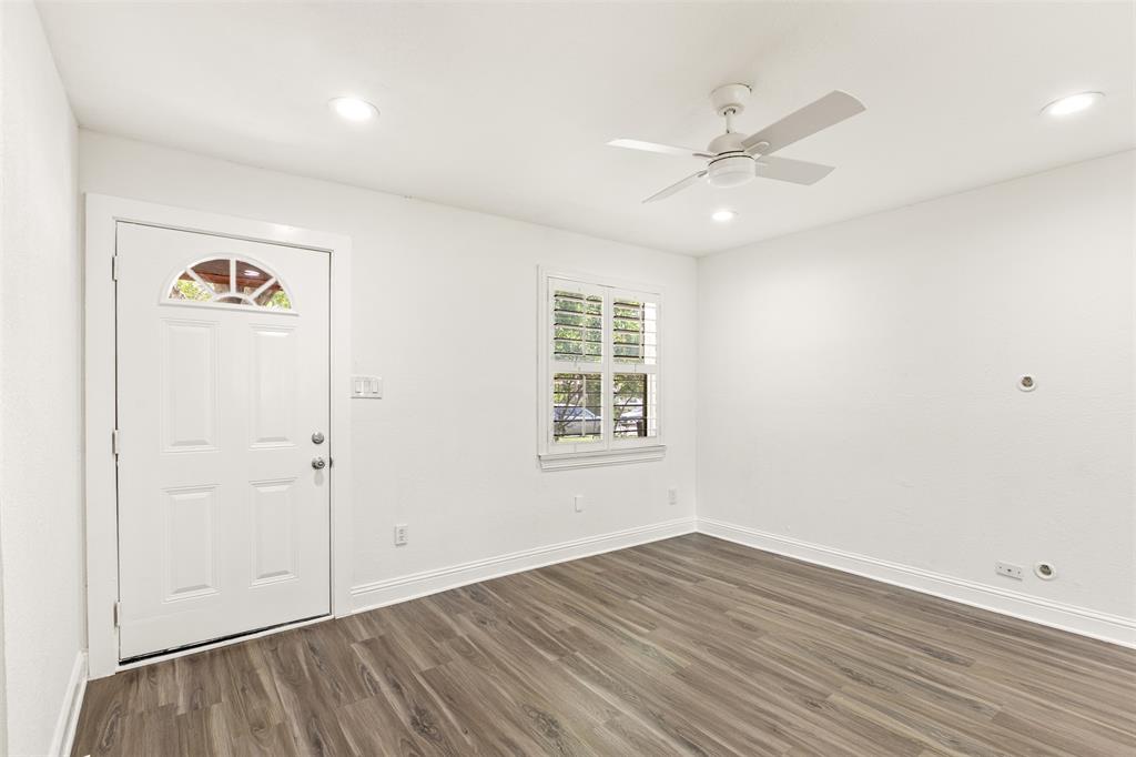 2111 El Capitan Drive Property Photo 5