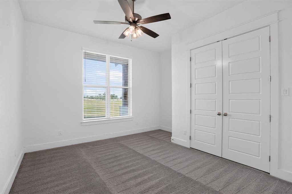 1040 Agnes Property Photo 23