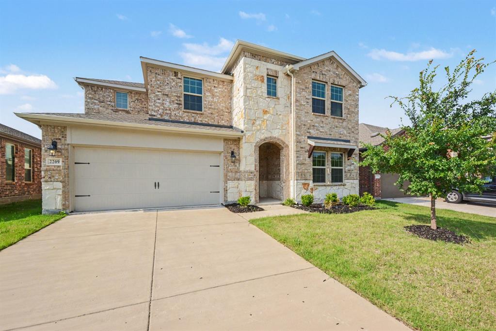 2209 Sue Ellen Street Property Photo 4