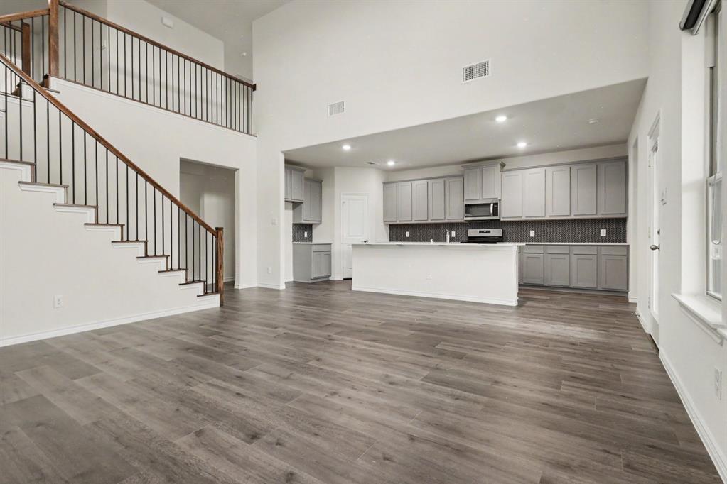 2209 Sue Ellen Street Property Photo 8
