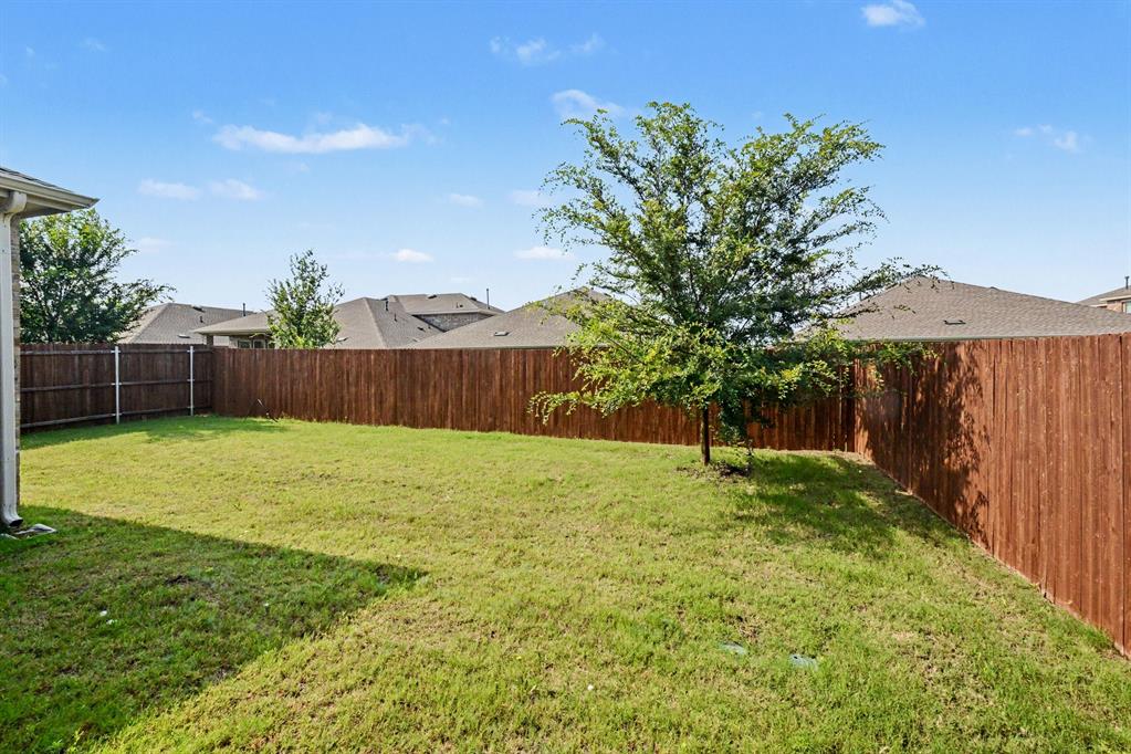 2209 Sue Ellen Street Property Photo 32