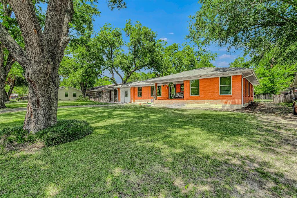 112 Oak Drive Property Photo 4
