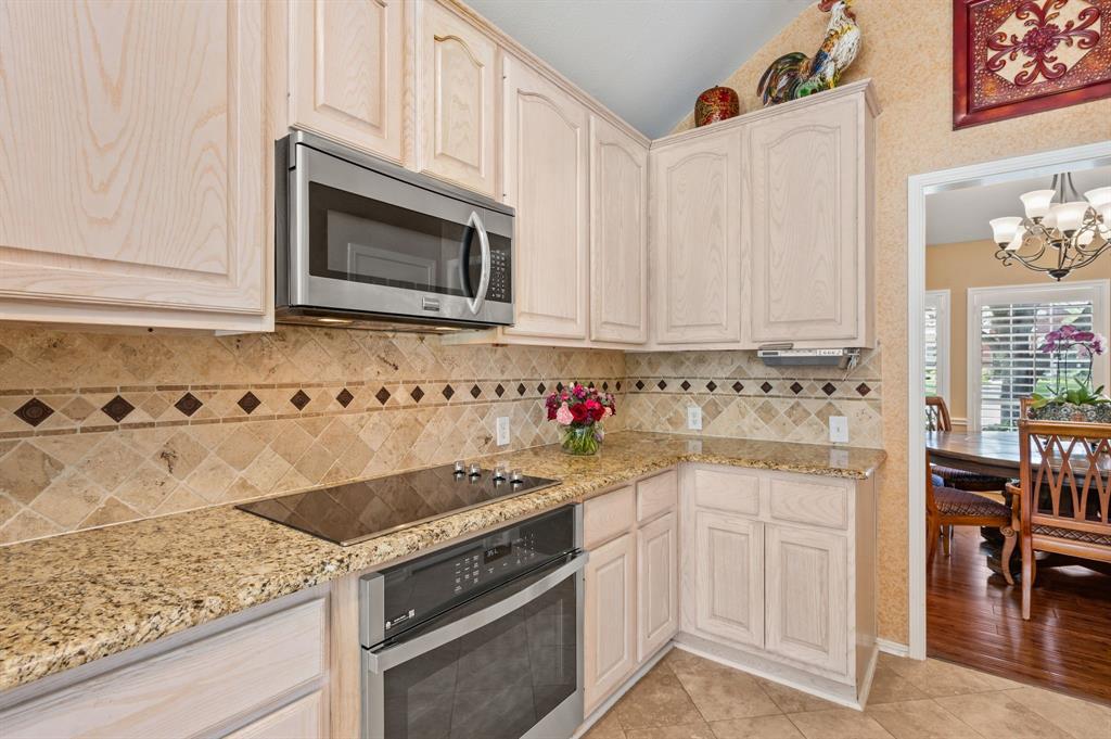 926 Creekbend Drive Property Photo 16