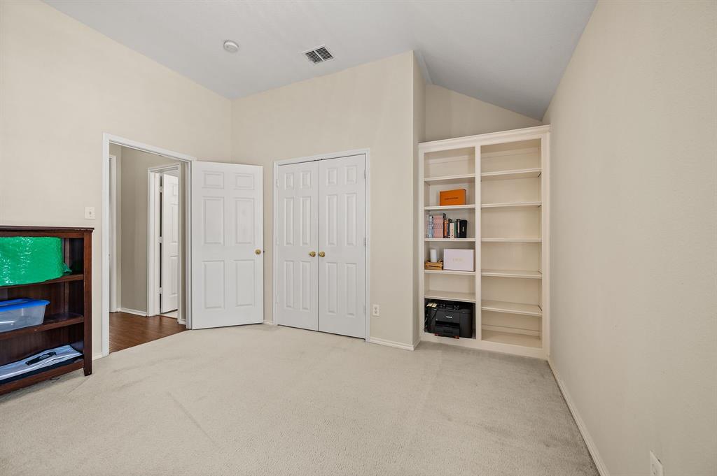 926 Creekbend Drive Property Photo 28