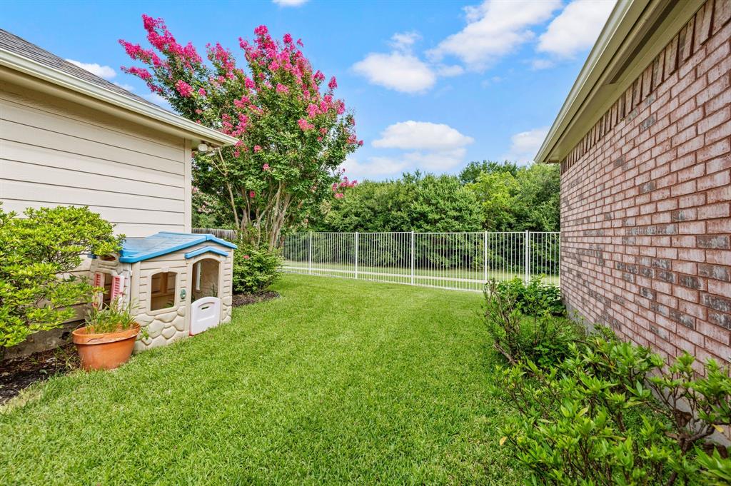 926 Creekbend Drive Property Photo 32