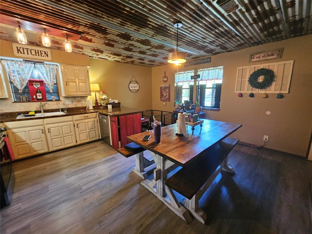 411 Green Meadow Trail Property Photo 7