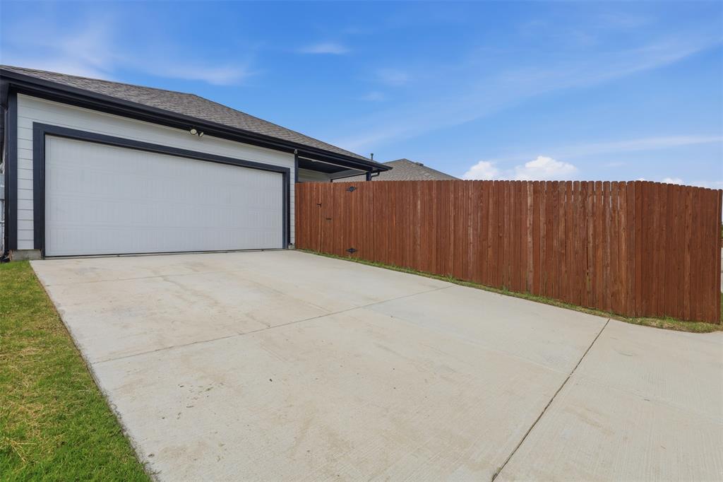 6736 Windfall Drive Property Photo 32