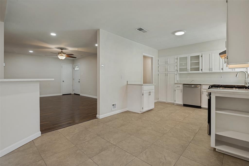 3811 Rolinda Drive Property Photo 9