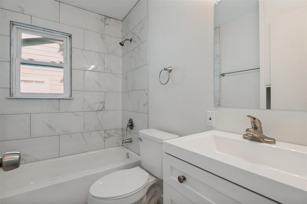 3811 Rolinda Drive Property Photo 16