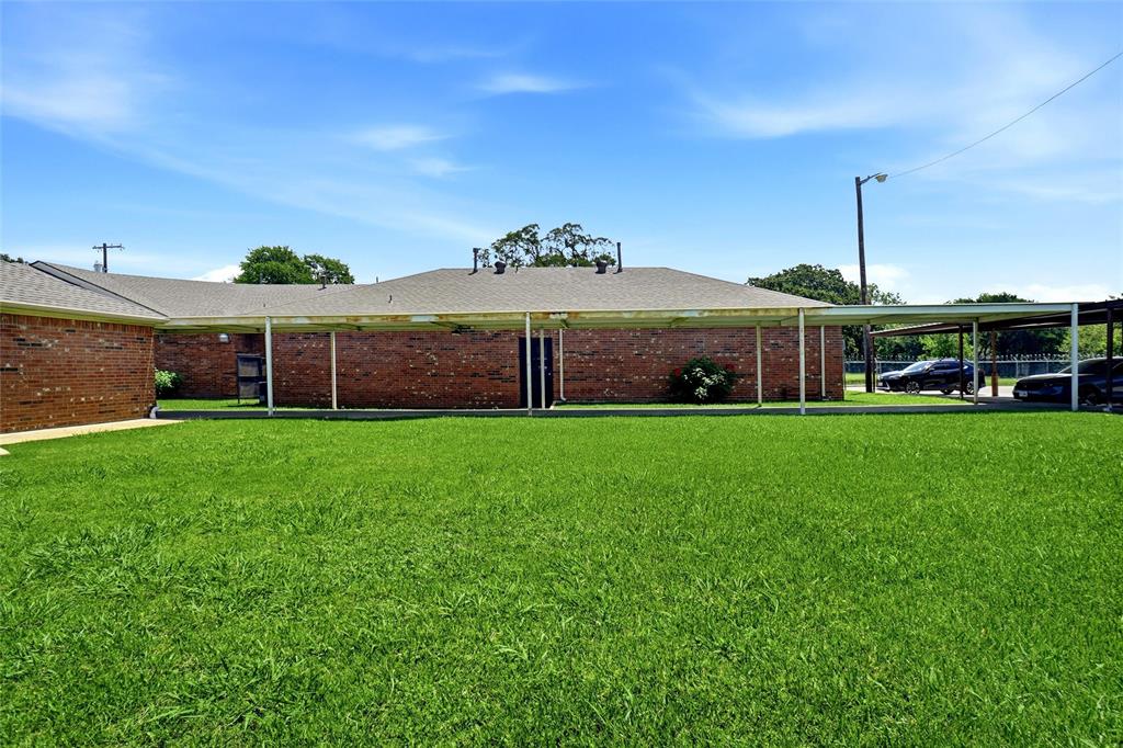 8202 Elam Road Property Photo 14
