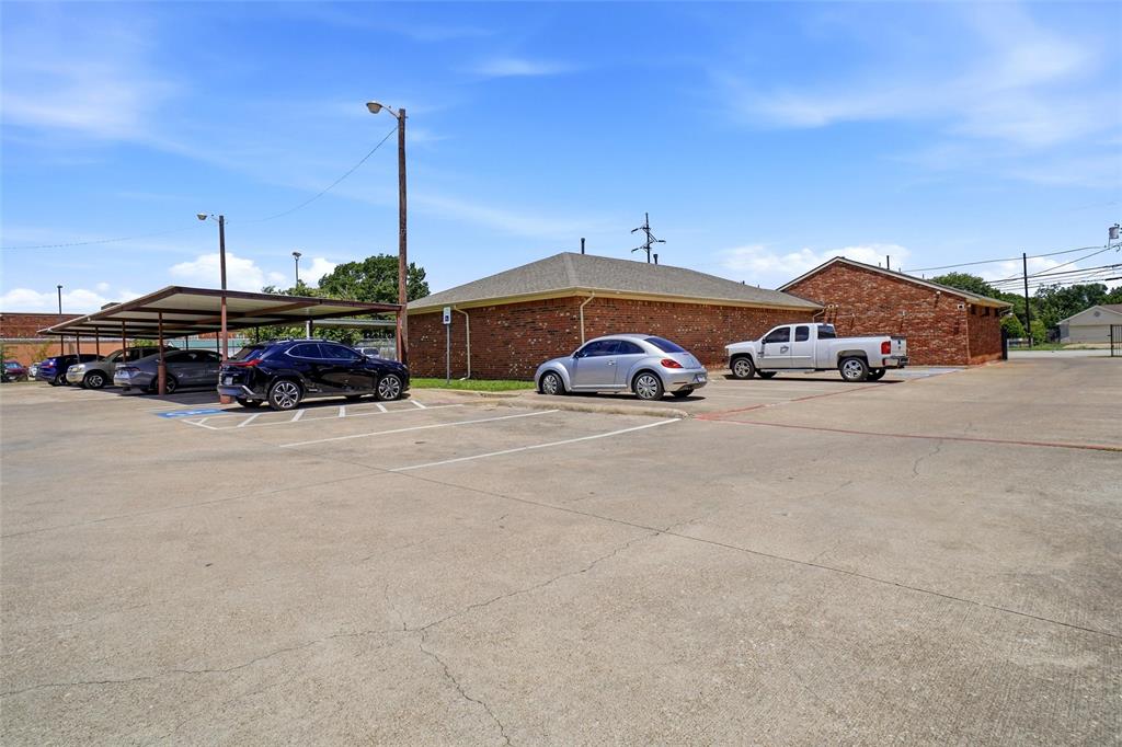8202 Elam Road Property Photo 15